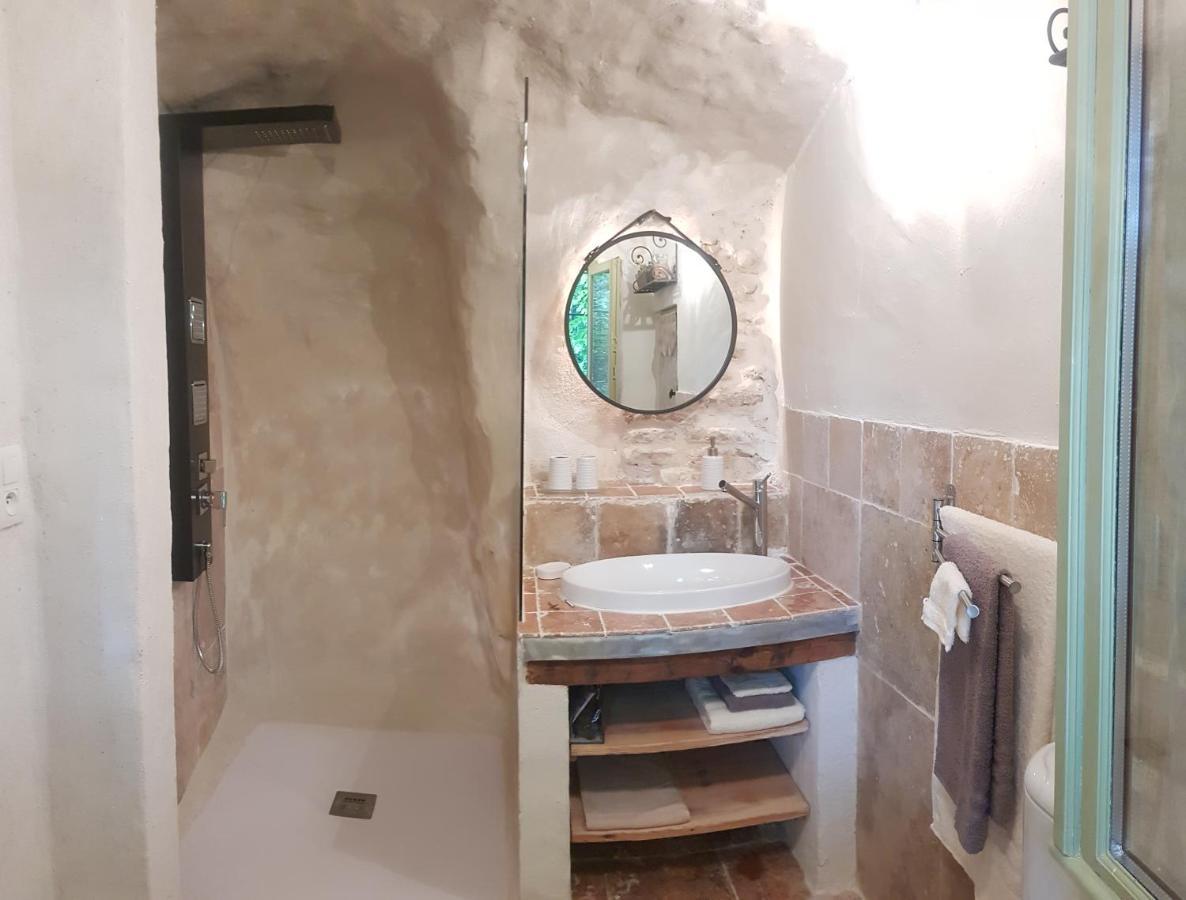 Moulin De Bonfilhon Bed & Breakfast Cornillon-Confoux Екстериор снимка