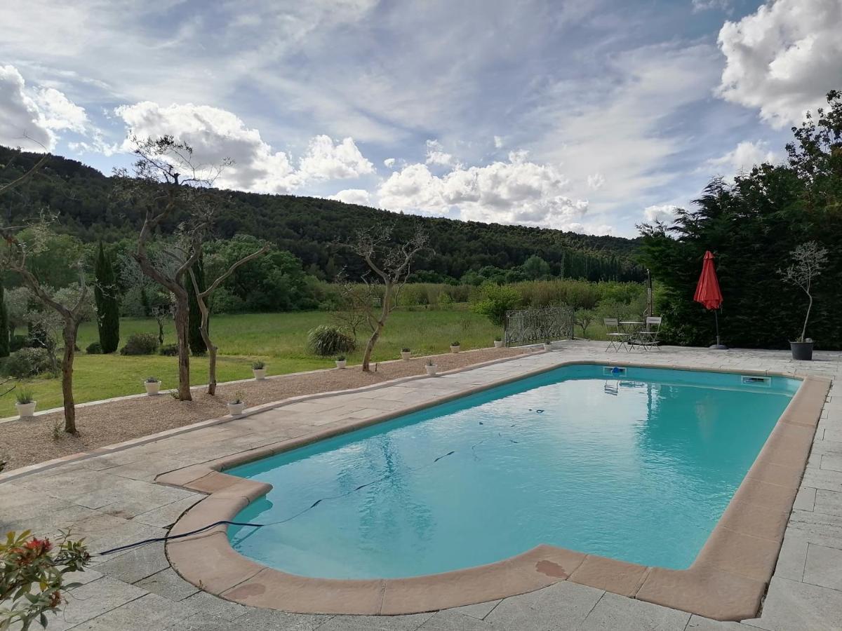 Moulin De Bonfilhon Bed & Breakfast Cornillon-Confoux Екстериор снимка