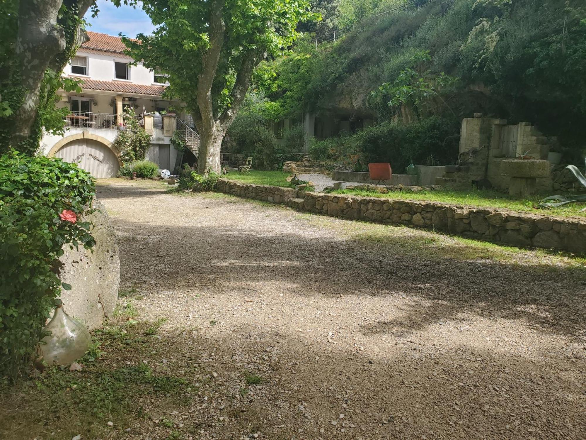 Moulin De Bonfilhon Bed & Breakfast Cornillon-Confoux Екстериор снимка