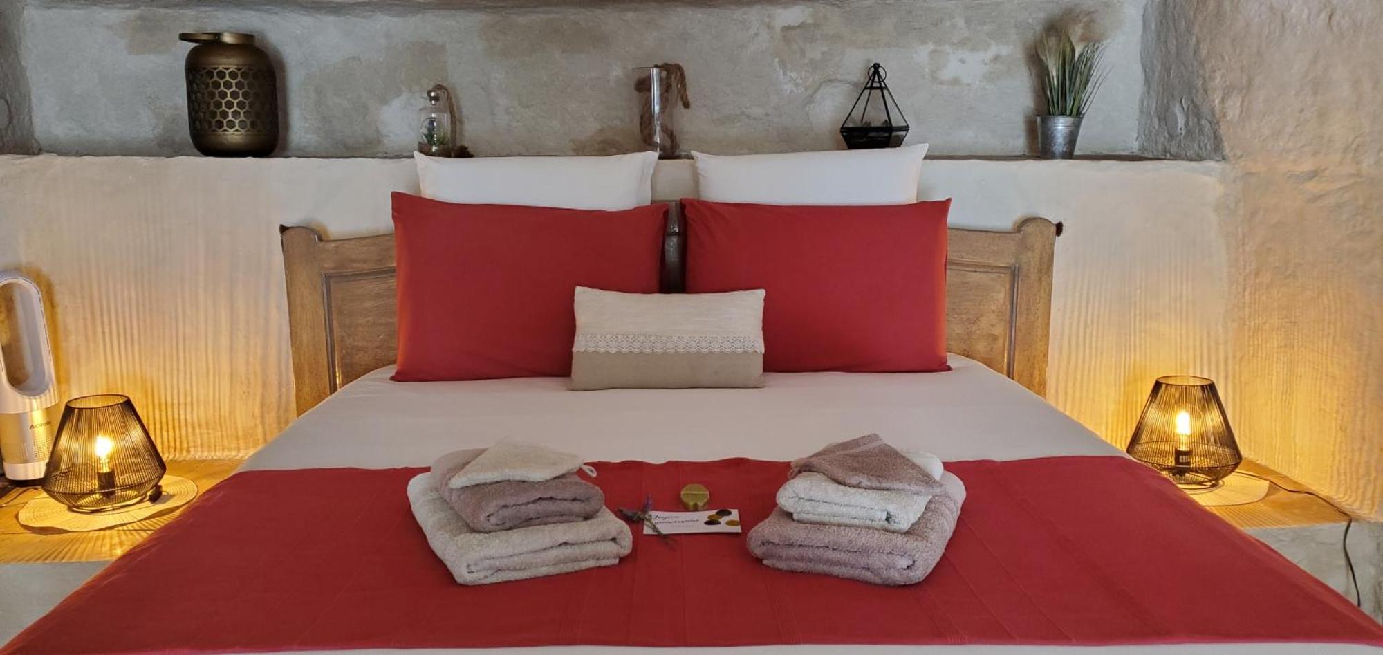 Moulin De Bonfilhon Bed & Breakfast Cornillon-Confoux Екстериор снимка